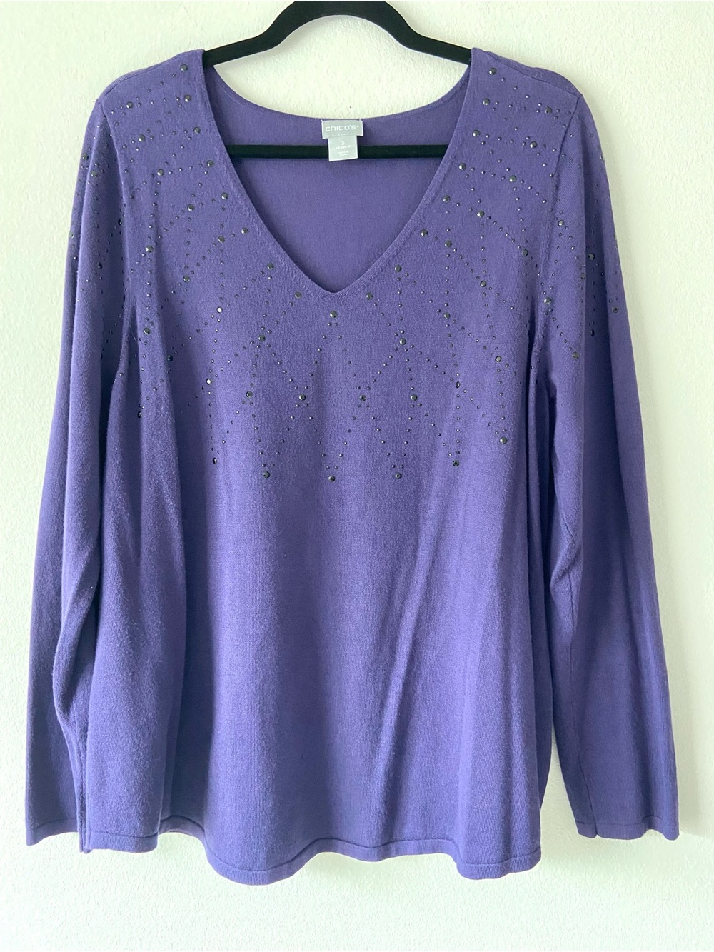 CHICOโs Purple Rhinestone Embellished V-Neck Knit Sweater Top Size 3